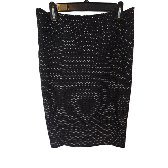Le Suit Black Knee-length Pencil Skirt for Work - Picture 1 of 4